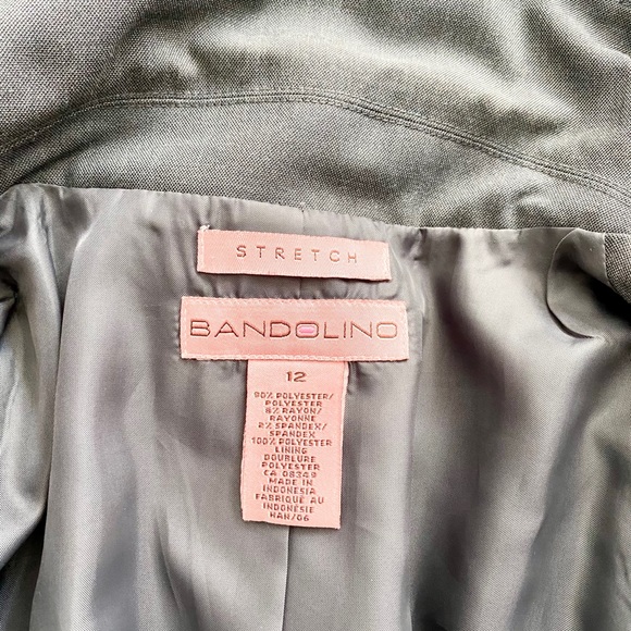 💖SALE‼️ Bandolino Blazer with tie belt. - Picture 2 of 7